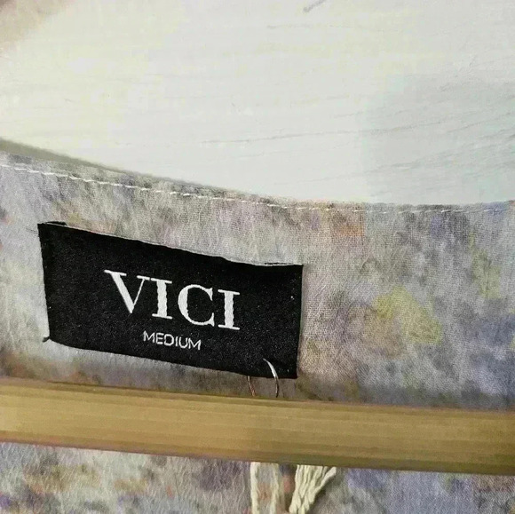 NWT VICI EXCLUSIVE X FATE CROPPED BLOUSE - Picture 6 of 6